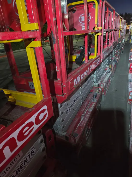 2019 MEC MICRO 19 Scissor Lift