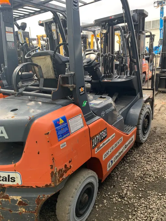 2018 Toyota 8FGU25 Warehouse Forklift