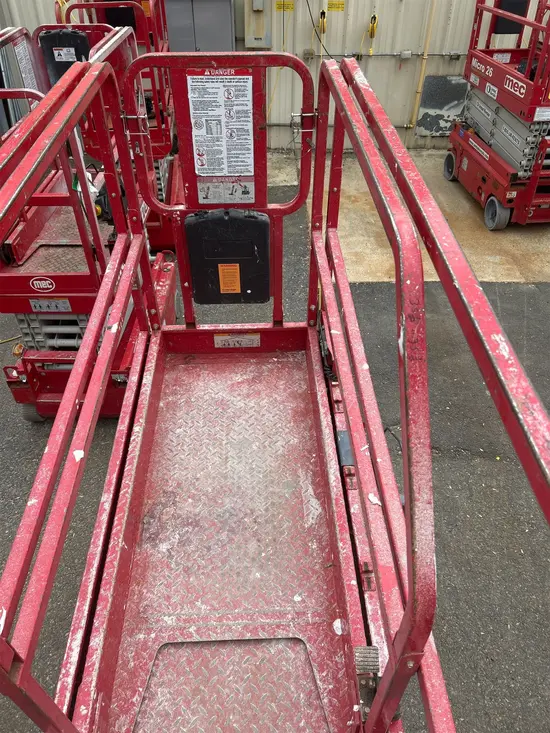 2019 MEC MICRO 26 Scissor Lift