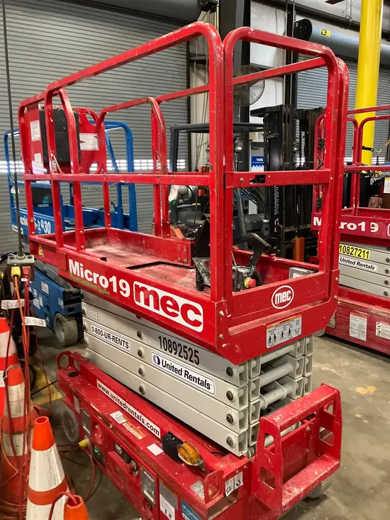 2019 MEC MICRO 19 Scissor Lift