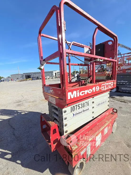 2018 MEC MICRO 19 Scissor Lift
