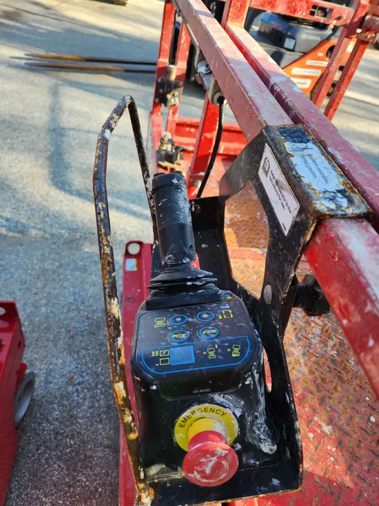 2019 MEC MICRO 19 Scissor Lift