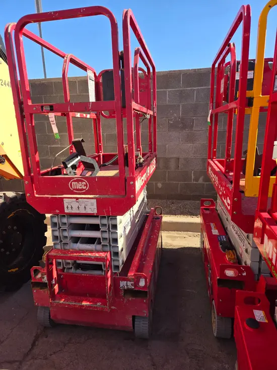 2018 MEC MICRO 19 Scissor Lift