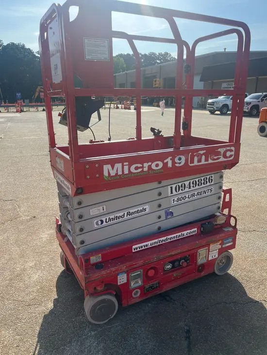 2019 MEC MICRO 19 Scissor Lift