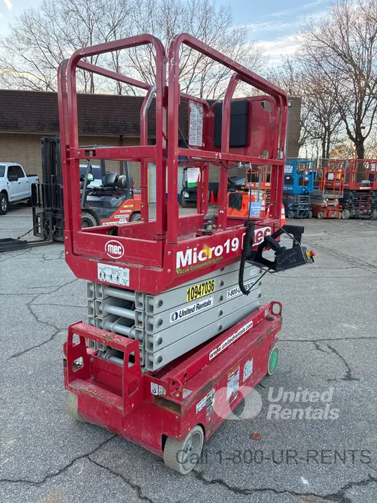 2019 MEC MICRO 19 Scissor Lift