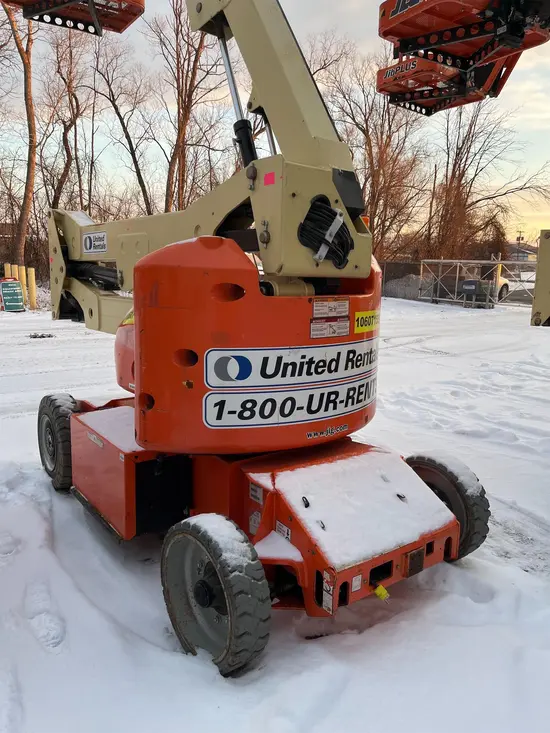 2017 JLG E400AJPN Articulating Boom Lift