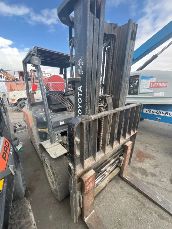 2018 Toyota 8FD35U Warehouse Forklift