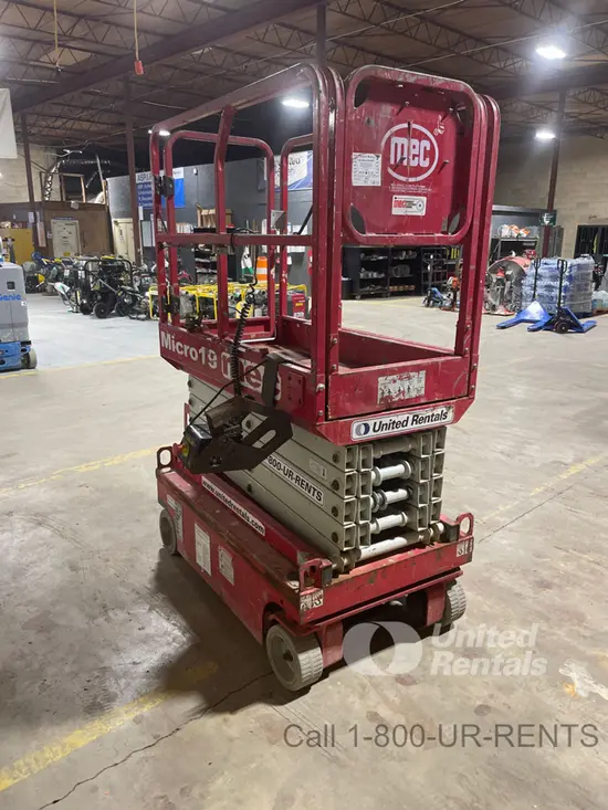 2018 MEC MICRO 19 Scissor Lift