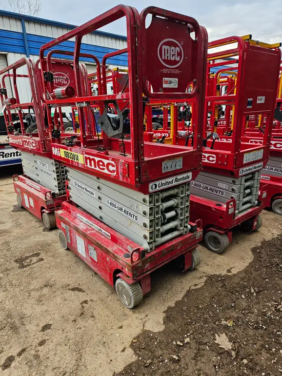 2018 MEC MICRO 19 Scissor Lift