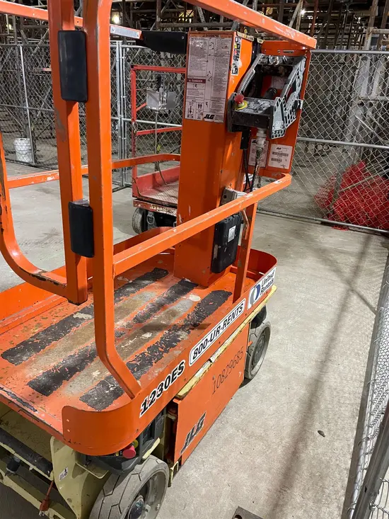 2018 JLG 1230ES Self-Propelled One-Person Lift