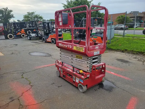 2019 MEC MICRO 19 Scissor Lift
