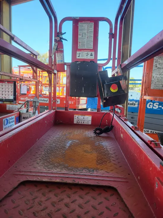 2021 MEC MICRO 26 Scissor Lift