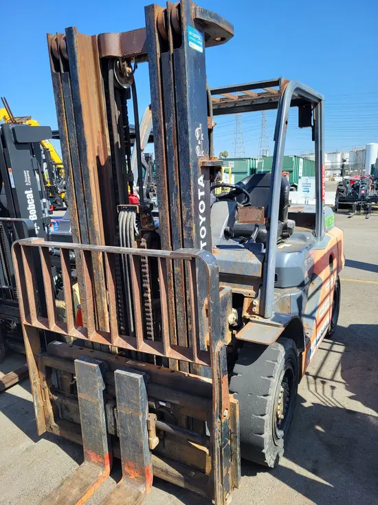 2018 Toyota 8FD35U Warehouse Forklift