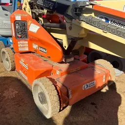 2013 JLG E450AJ Articulating Boom Lift