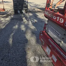 2019 MEC MICRO 19 Scissor Lift