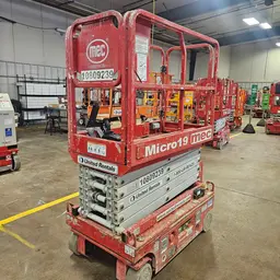 2018 MEC MICRO 19 Scissor Lift
