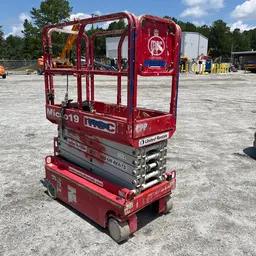 2019 MEC MICRO 19 Scissor Lift