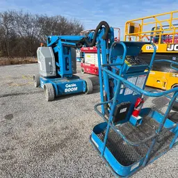 2015 Genie Z-34/22N Articulating Boom Lift
