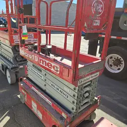 2019 MEC MICRO 19 Scissor Lift