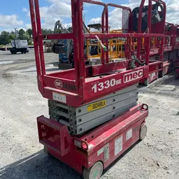 2018 MEC 1330SE Scissor Lift
