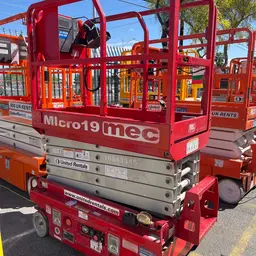 2018 MEC MICRO 19 Scissor Lift
