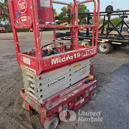 2018 MEC MICRO 19 Scissor Lift
