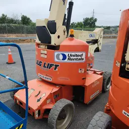 2015 JLG E400AN Articulating Boom Lift