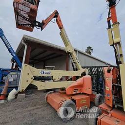 2018 JLG E450AJ Articulating Boom Lift