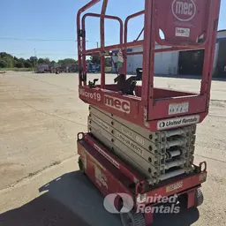 2018 MEC MICRO 19 Scissor Lift
