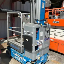 2016 Genie GR-20 Self-Propelled One-Person Lift