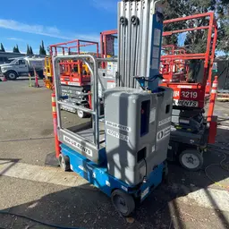 2017 Genie GR-20 Self-Propelled One-Person Lift