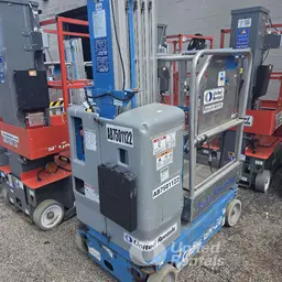 2017 Genie GR-20 Self-Propelled One-Person Lift