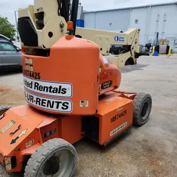 2017 JLG E400AJPN Articulating Boom Lift
