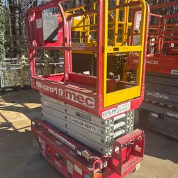2018 MEC MICRO 19 Scissor Lift