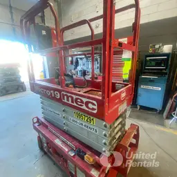 2019 MEC MICRO 19 Scissor Lift