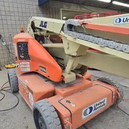 2012 JLG E450AJ Articulating Boom Lift