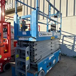 2017 Genie GS-3232 Scissor Lift