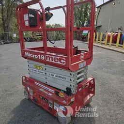 2019 MEC MICRO 19 Scissor Lift