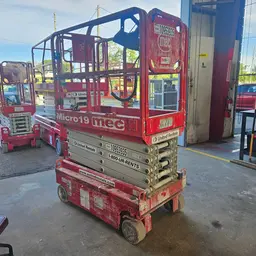 2019 MEC MICRO 19 Scissor Lift