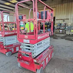 2018 MEC MICRO 19 Scissor Lift