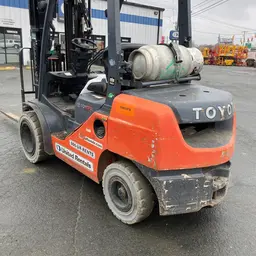 2019 Toyota 8FGU30 Warehouse Forklift