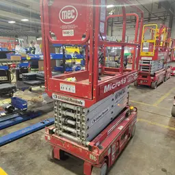 2018 MEC MICRO 19 Scissor Lift