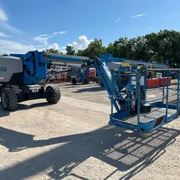 2017 Genie Z-62/40J Articulating Boom Lift