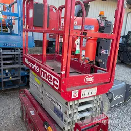 2018 MEC MICRO 19 Scissor Lift