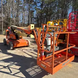 2018 JLG E450AJ Articulating Boom Lift
