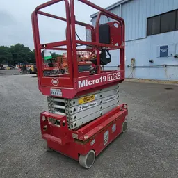 2018 MEC MICRO 19 Scissor Lift