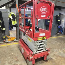 2018 MEC MICRO 19 Scissor Lift