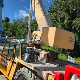 2014 Broderson IC-250-3D
