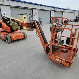 2016 JLG E400AJPN Articulating Boom Lift
