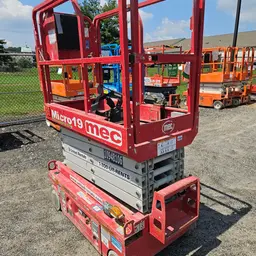2019 MEC MICRO 19 Scissor Lift